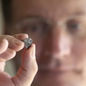 evin catisina dusen cisim dunyadan yasli cikti RfaVQ5s7