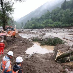 gansuda sel 10 olu 33 kayip 8StsVSDh