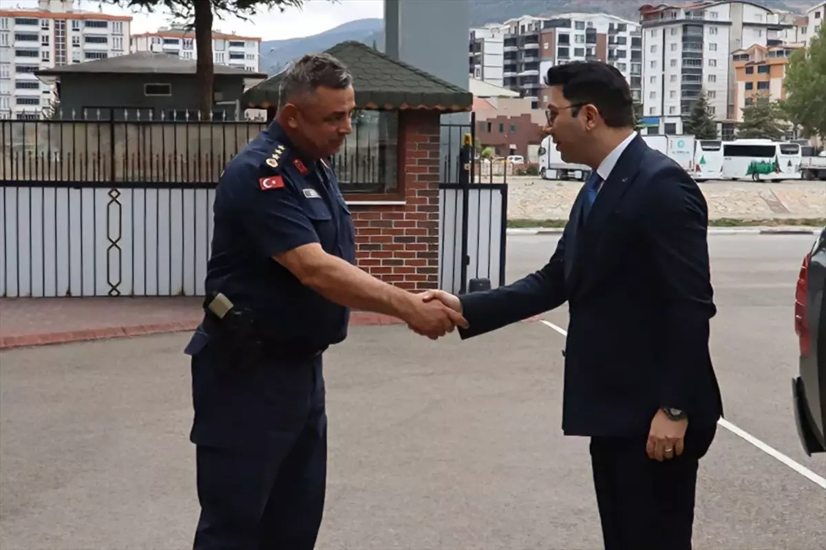 kaymakam comenden albay cetine ziyaret ZCgz9cYa