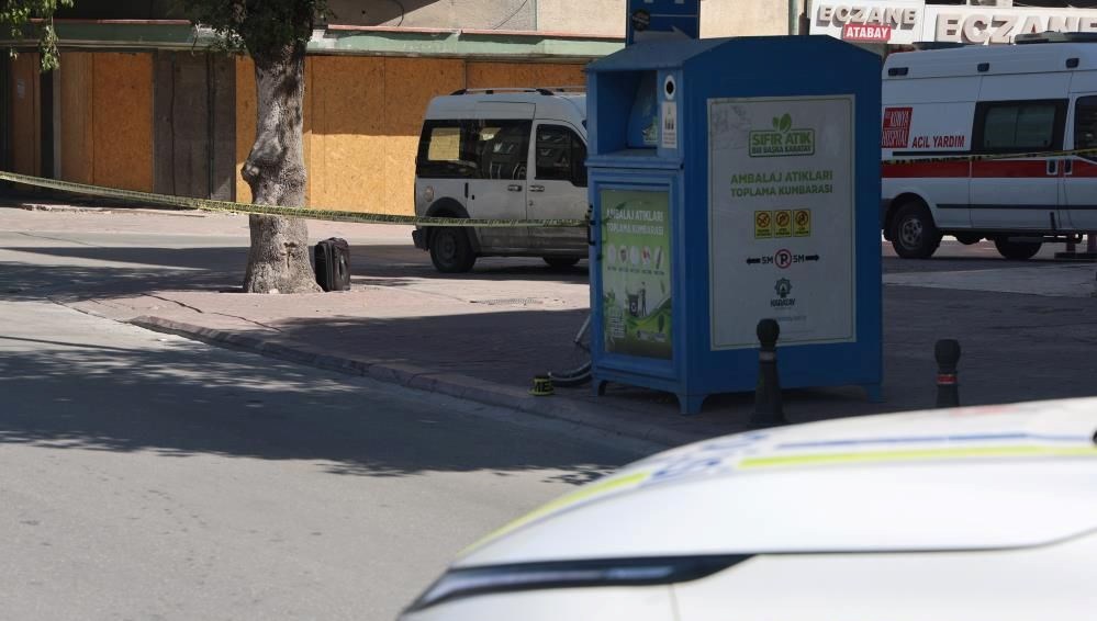 konyada bomba alarmi cadde trafige kapatildi QeeQE3cm