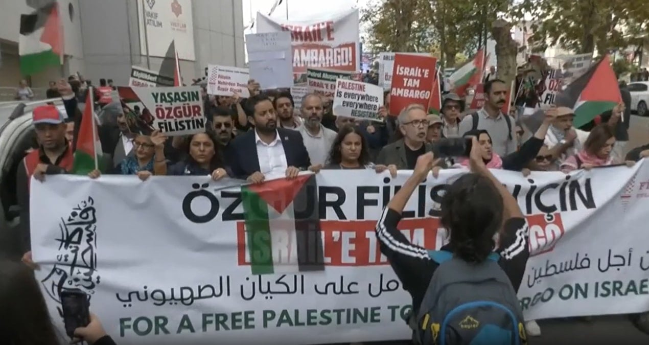 istanbulda binler gazze icin yurudu 5HAMAuCm