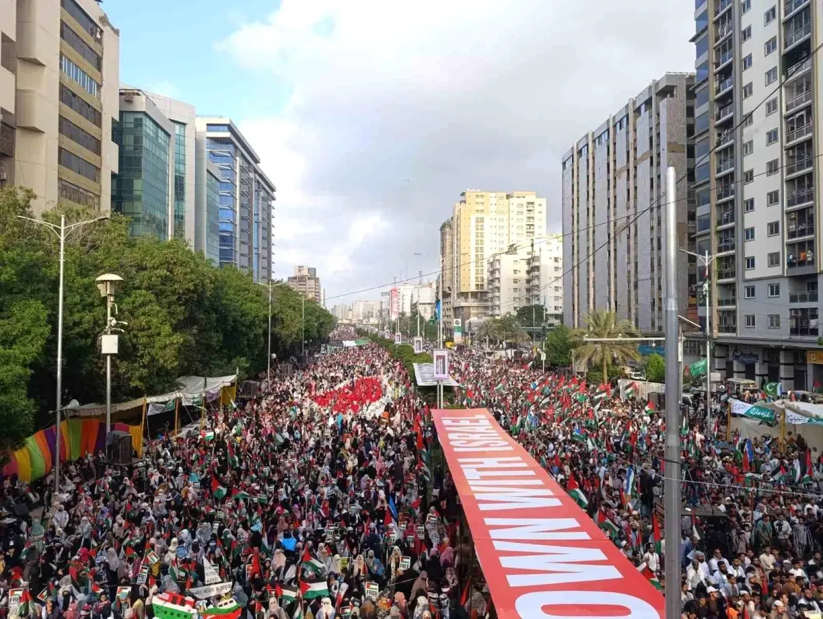 pakistanda gazze icin buyuk destek gosterisi APbjLTN8