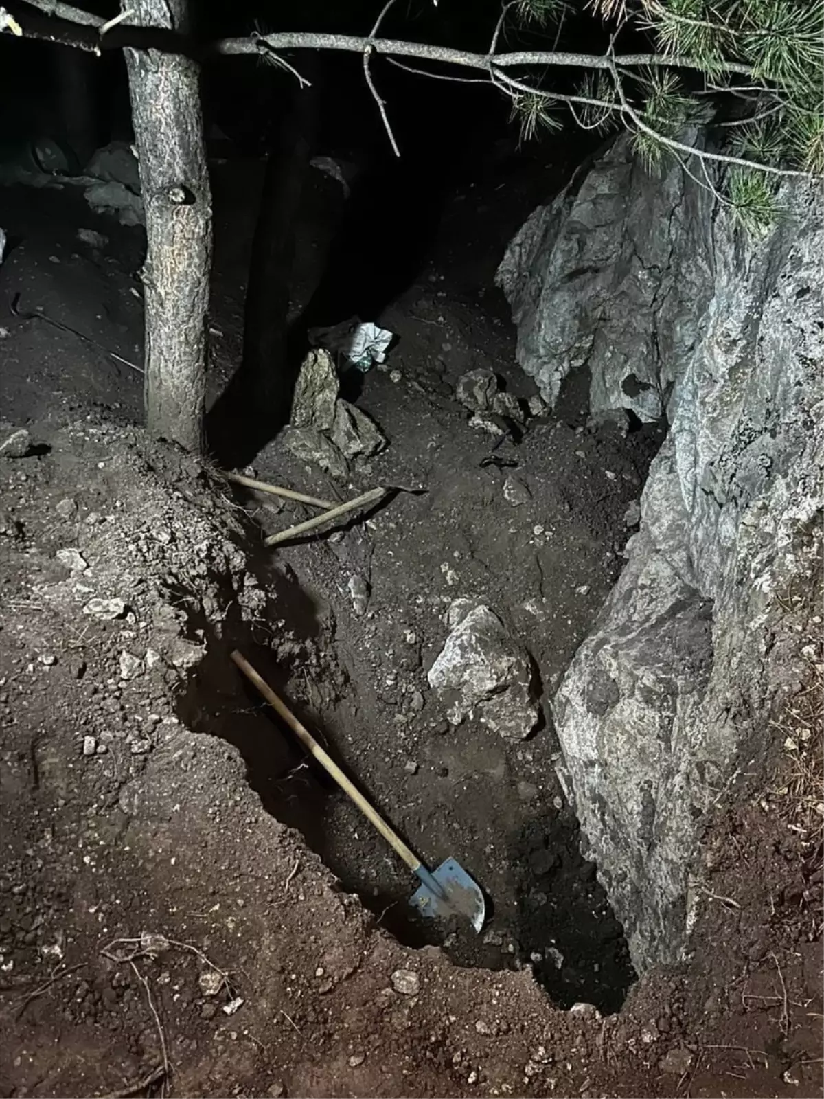 yozgatta izinsiz kazi yapan iki zanli yakalandi JW3lCGdN.jpg