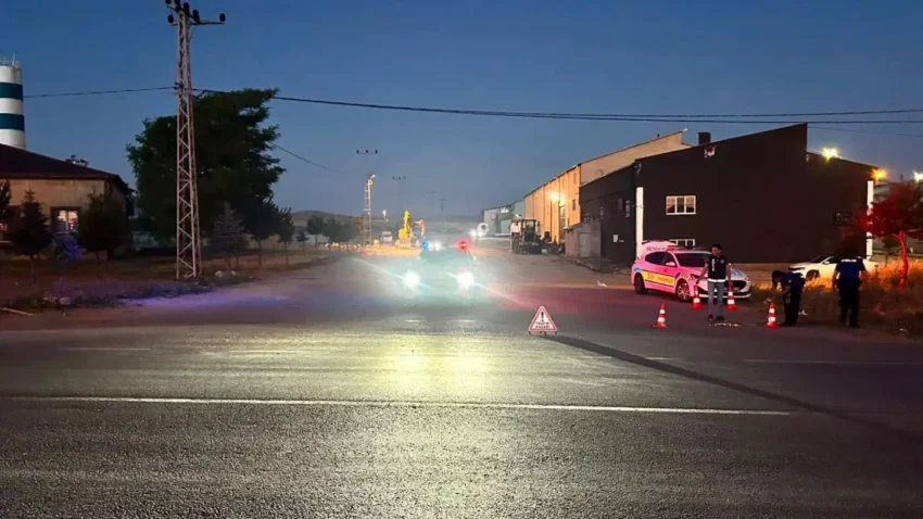 Kazadan kacmaya calisirken polis ve yurttaslarin uzerine surdu olu ve yaralilar var zuBkatAr