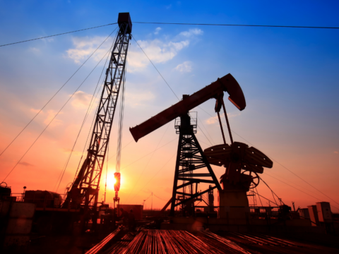 Petrolde haftalik yukselis yuzde 13u asti ve varil basina 2 dolari buldu tEiuYOaX