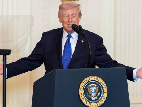 Trumpin konusmasini en son goren calisandan bahis vurgunu dolarlari cebe indirdi W5SfpIWS